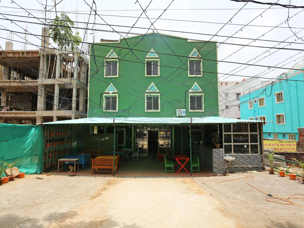 OYO 13624 Kapoors Plaza Guest House