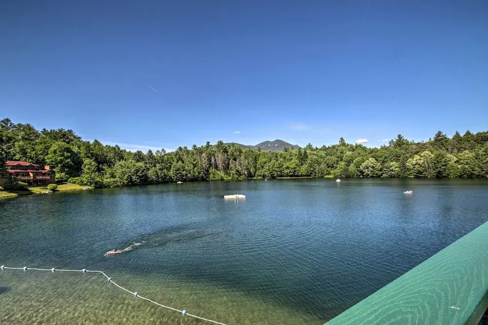 Resort Condo w/ Lake + Pool ~ 5 Mi to Flume Gorge!