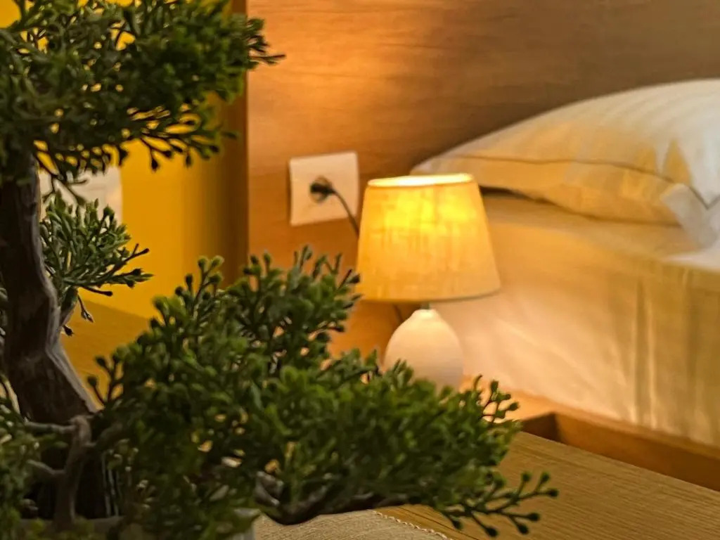 KONIs Studio Apartments