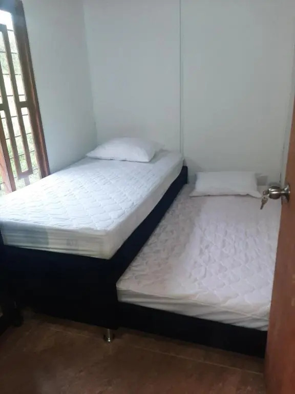 Casita familiar de campo condina
