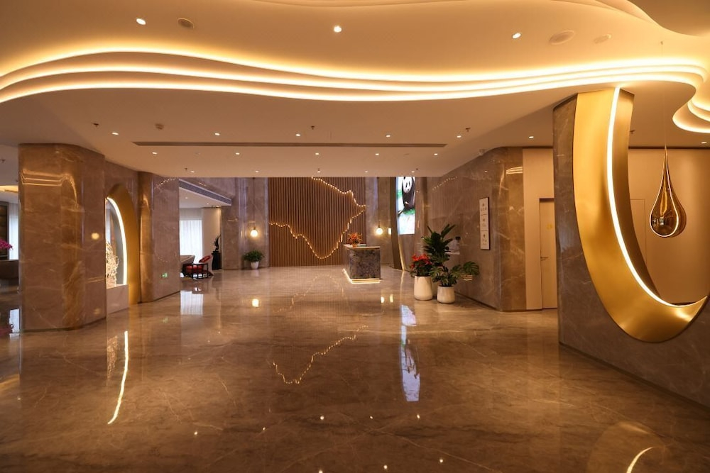 Golden Panda Hotel
