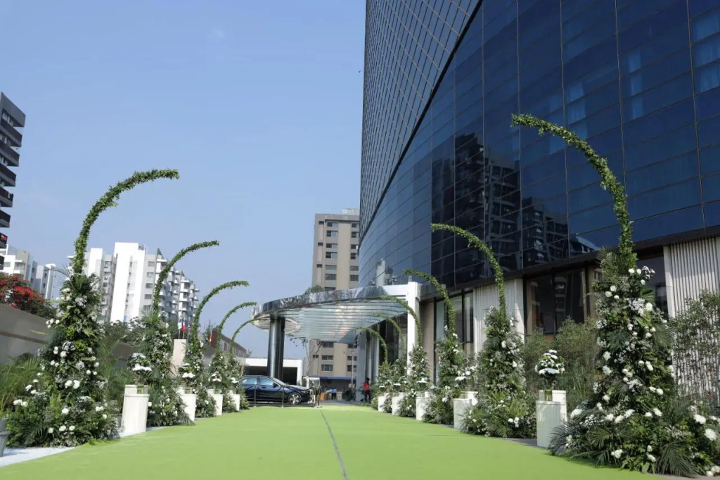Regenta - The World Surat