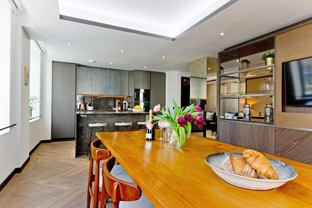 GS1 - 3 Bed Deluxe in London