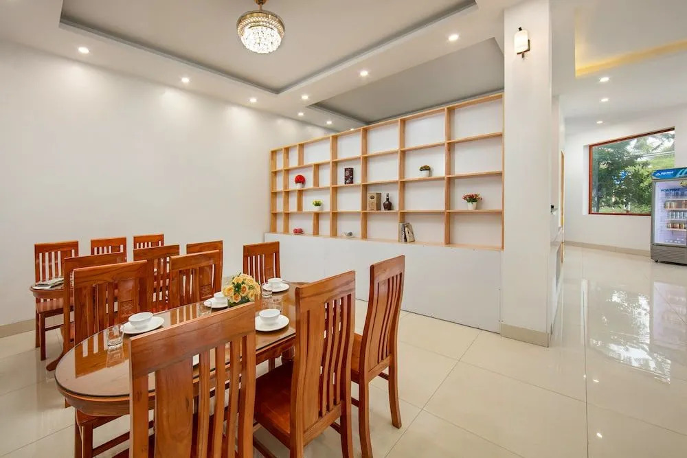 Hanoi Airport Suites Hostel & Travel
