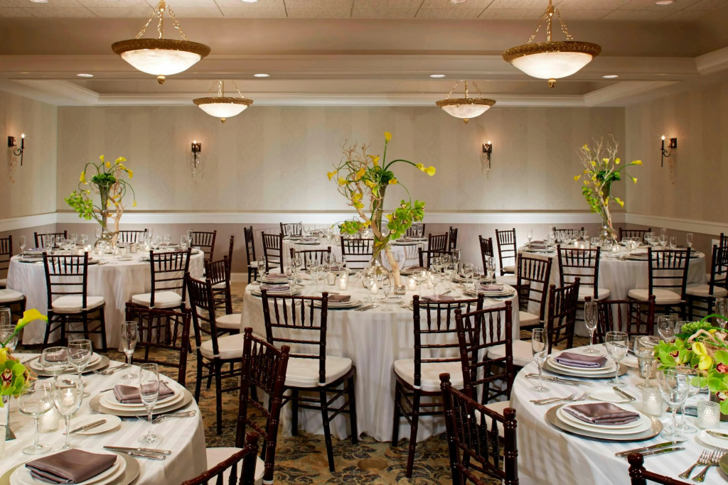 The Del Monte Lodge Renaissance Rochester Hotel & Spa