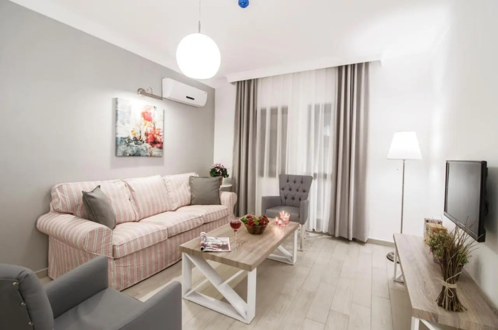 Rodina Suites Hotel