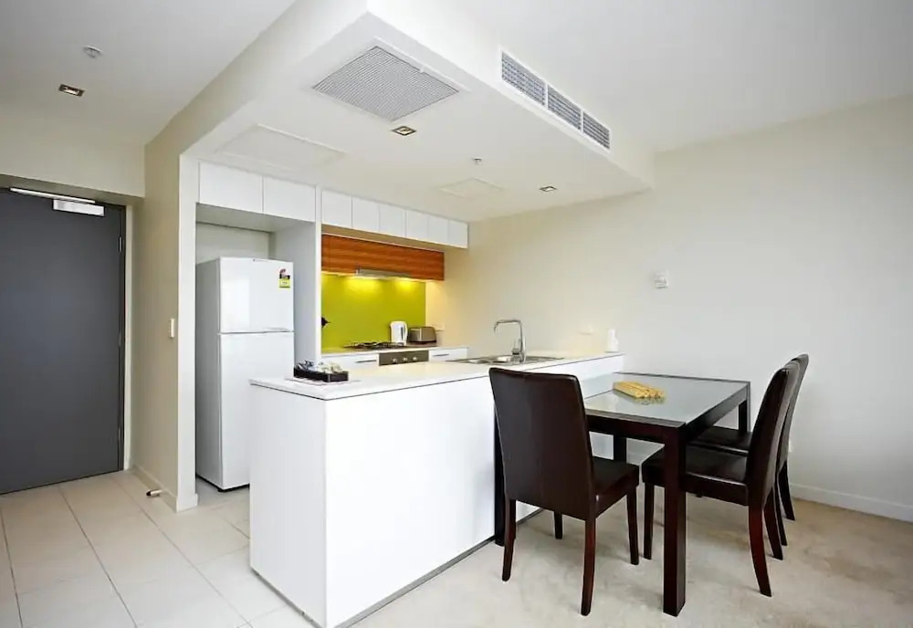 Astra Apartments Docklands