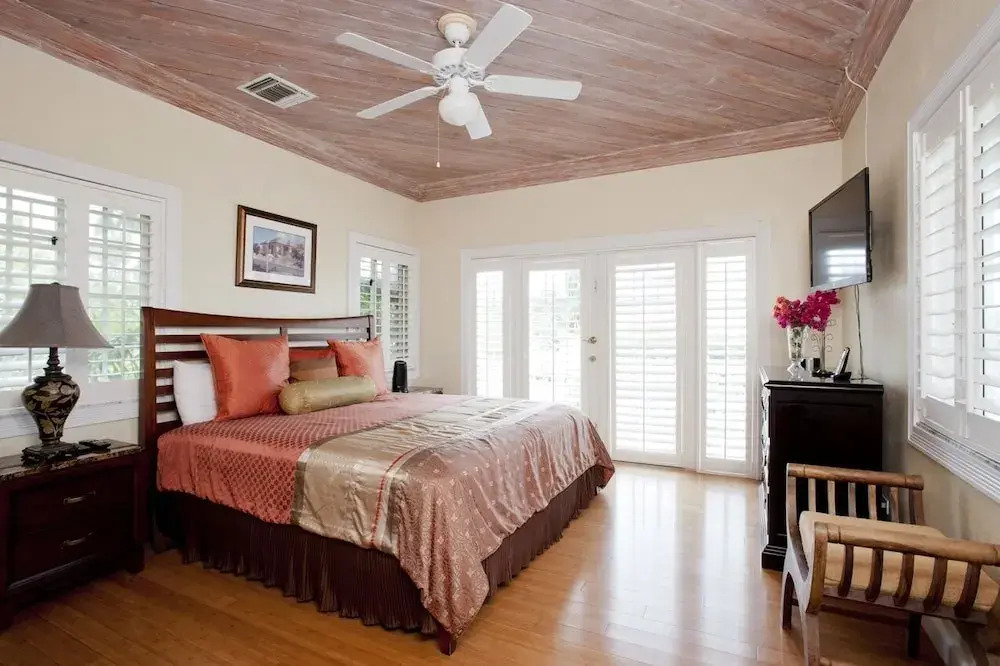 Long Island Breeze Compound 6 Bedroom Home