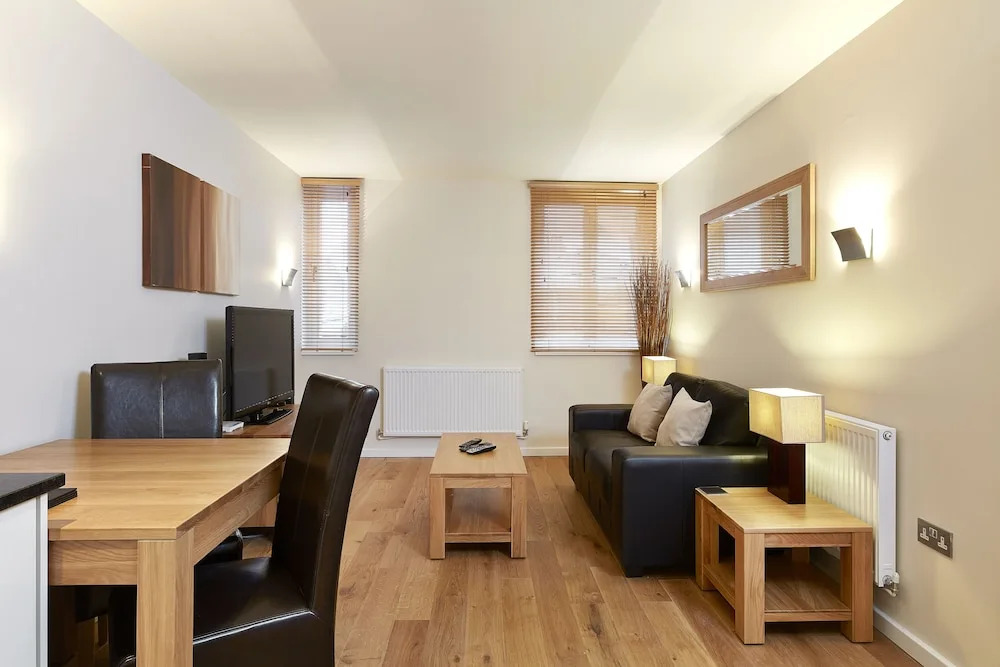 Mulberry House By Esa