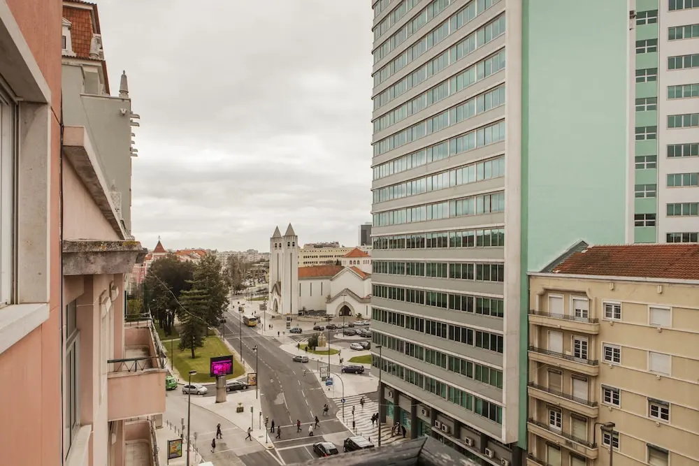 Rent4Rest Lisbon Family & Friends apartment in Roma Avenue