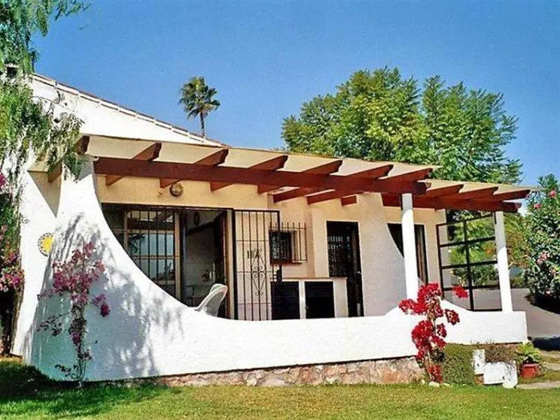 Las Buganvillas