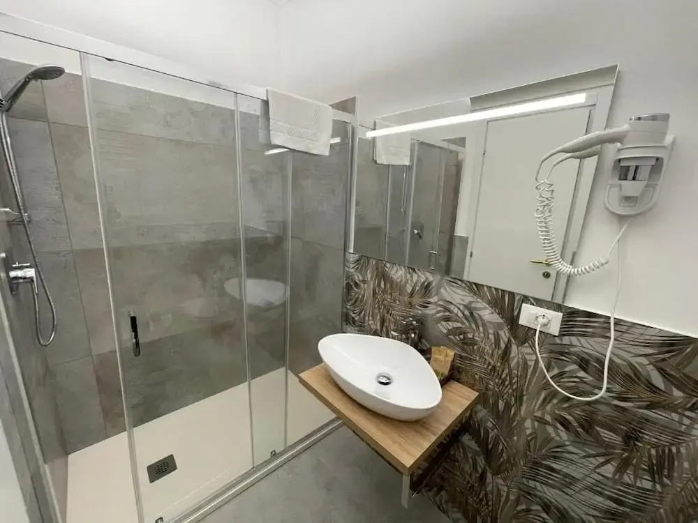 Cavour16 rent bedrooms
