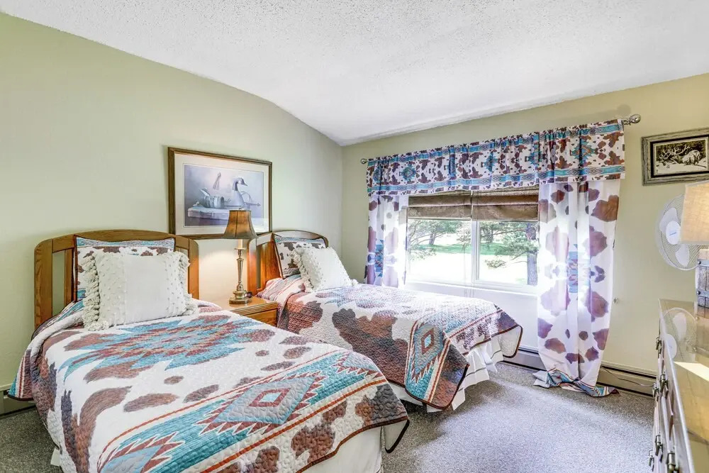 Carbondale Condo w/ Balcony & On-site Fly Fishing!