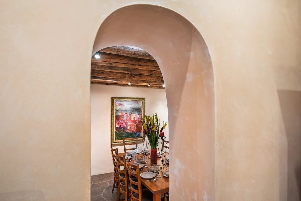 Corazon - Historic Luxury, Just Blocks to the Plaza, Excellent Outdoor Space