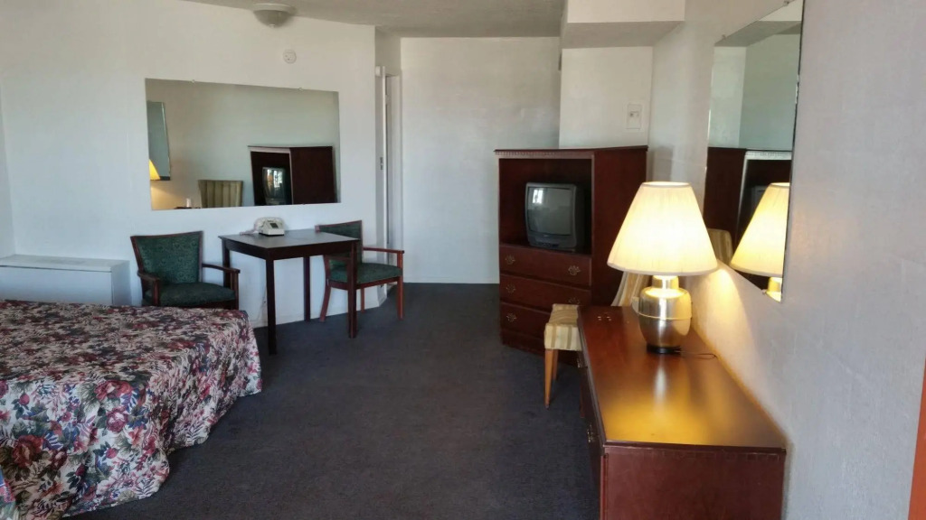 Essex House Motel