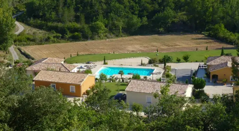 Villas privées avec piscine et spa en pleine nature