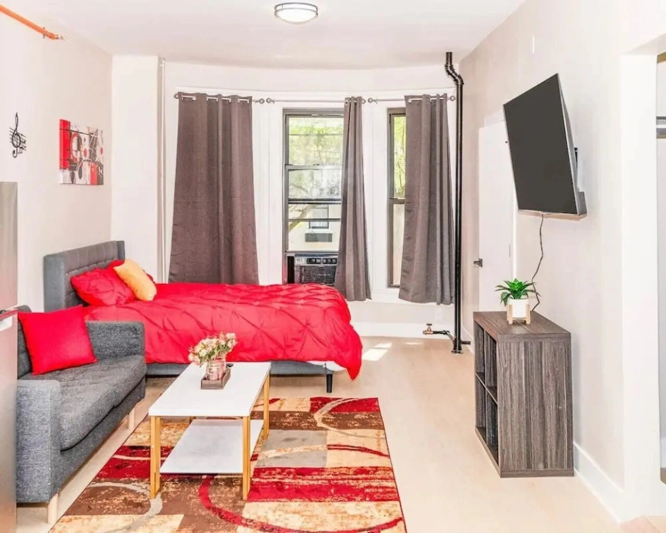 610e Very Comfortable Studio Downtown