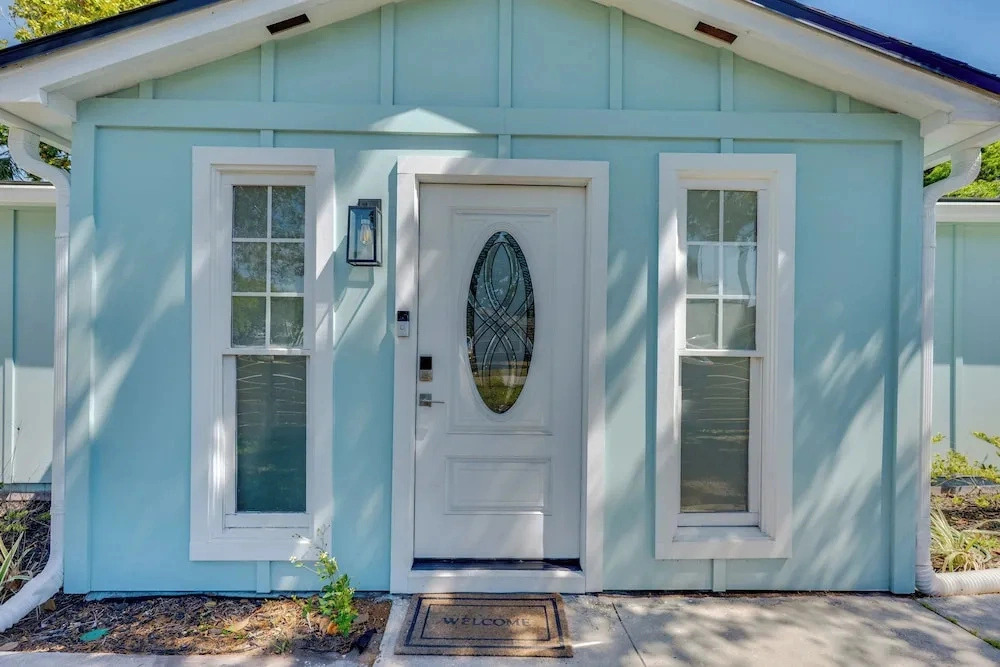 Mins to Beach & Mayo Clinic, Pet-friendly 4BR Home