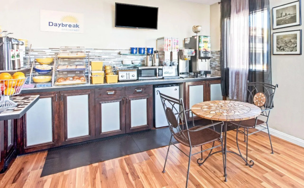 Cabana Inn & Suites