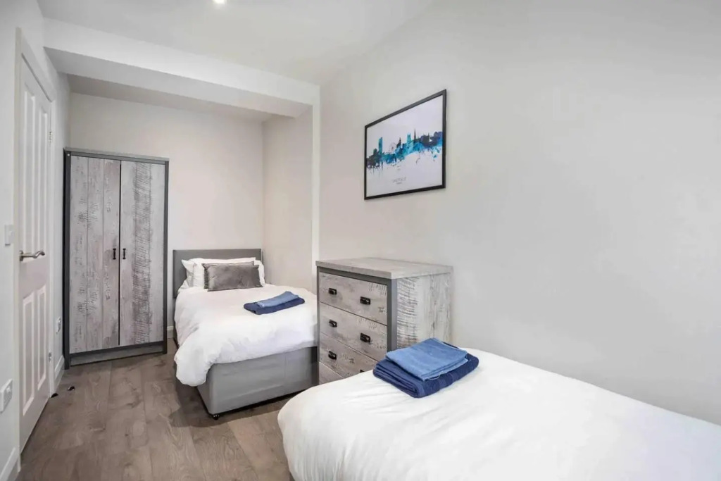Newly Extended 3 Bed Family home Near Graves Park