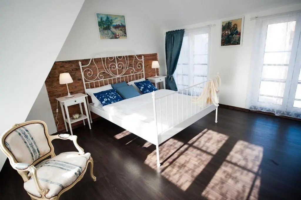 Vilnius Old Town, 3 BDR Penthouse, 100 m2 with Terrace