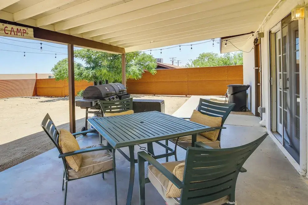 Joshua Tree Home w/ Patio - 5 Mi to National Park!