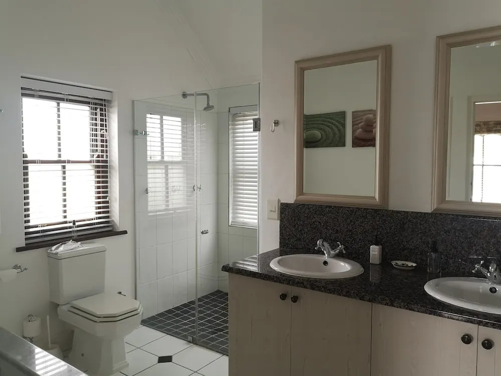 Winelands Golf Lodges at De Zalze
