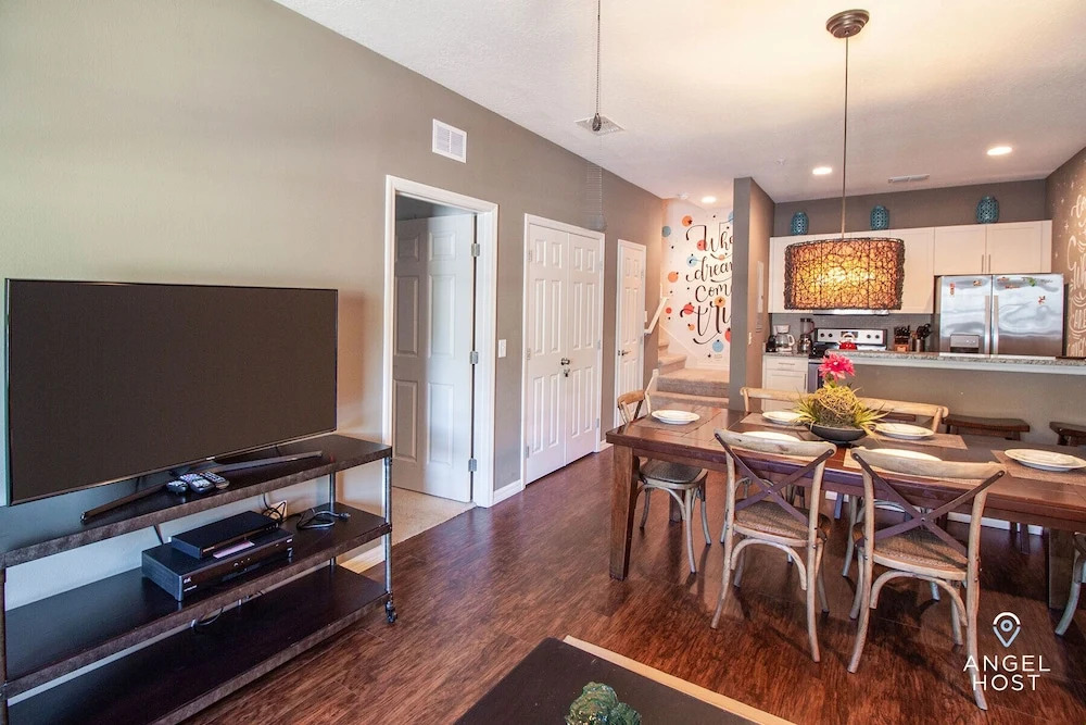 Unique Inspiration-themed Townhome Near Disney!