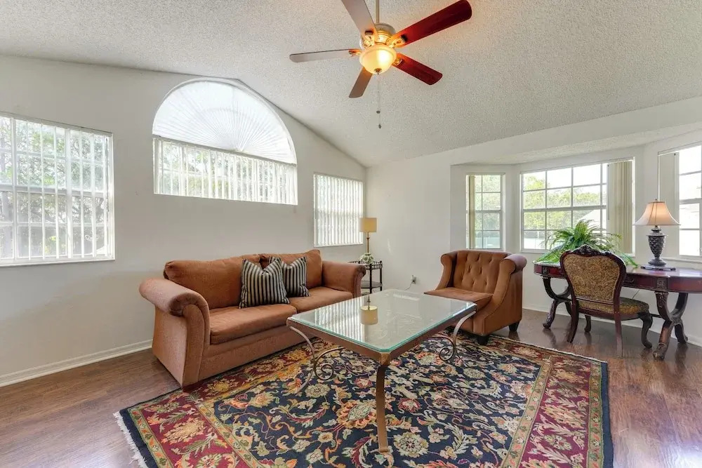 8 Mi to Disney: Resort-style Condo w/ Pool Access