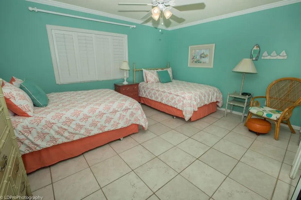 Shoreline Towers 2074 2 Bedroom Condo by RedAwning