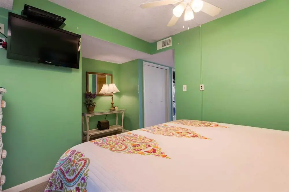 Island Winds East 606 by Meyer Vacation Rentals