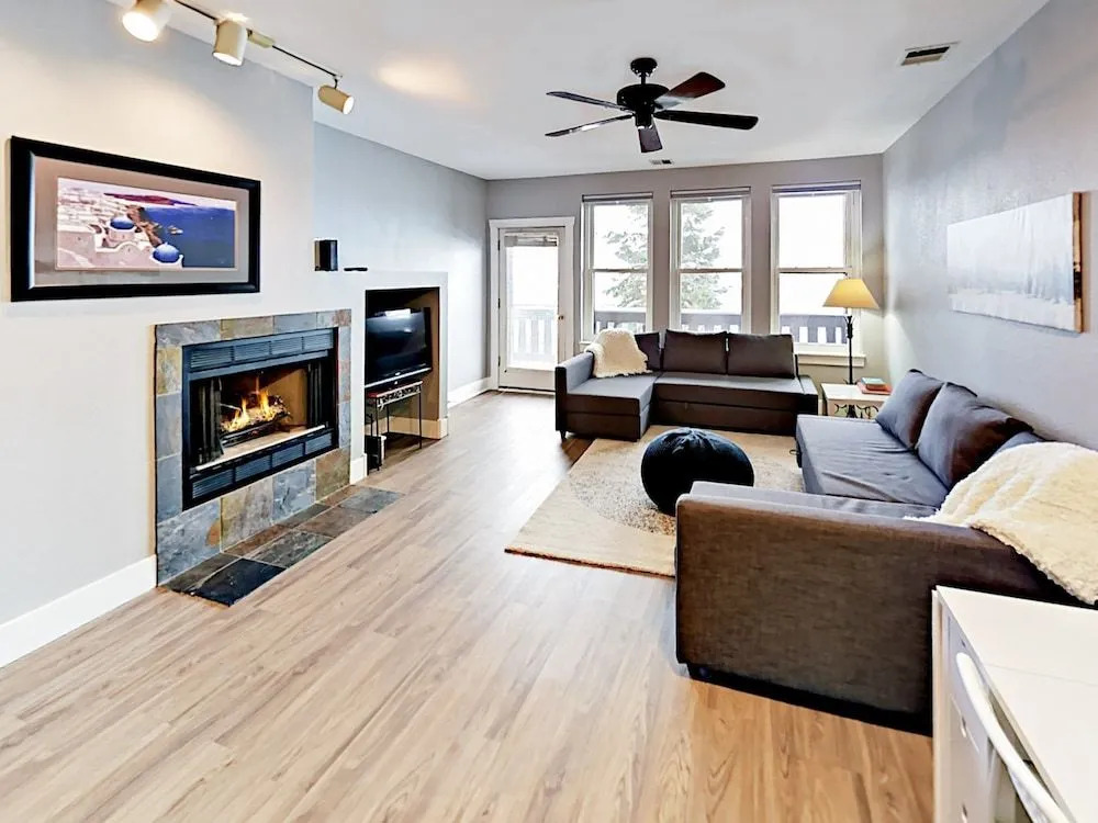 Pinebrook Perfection Unit 4 - 3 Br Condo