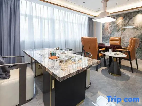 Tanks Hotel