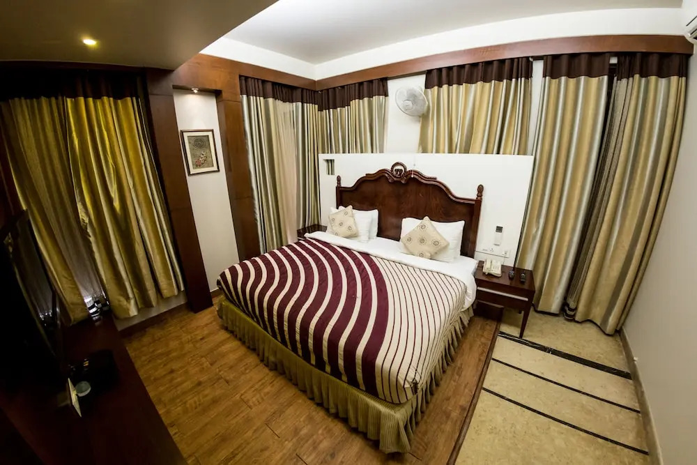 A & M Ressidency