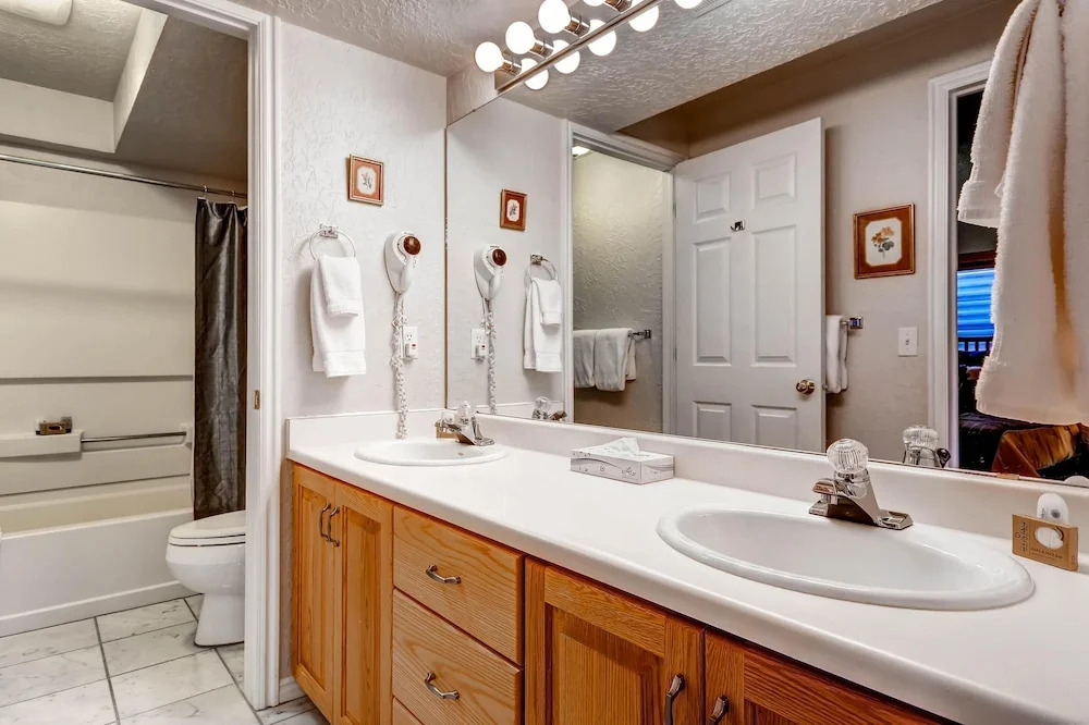 OLD TOWN RETREAT home