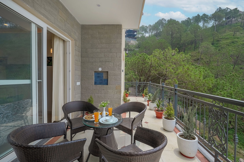 Elivaas Konifer Greyvine Hillside 9 BHK