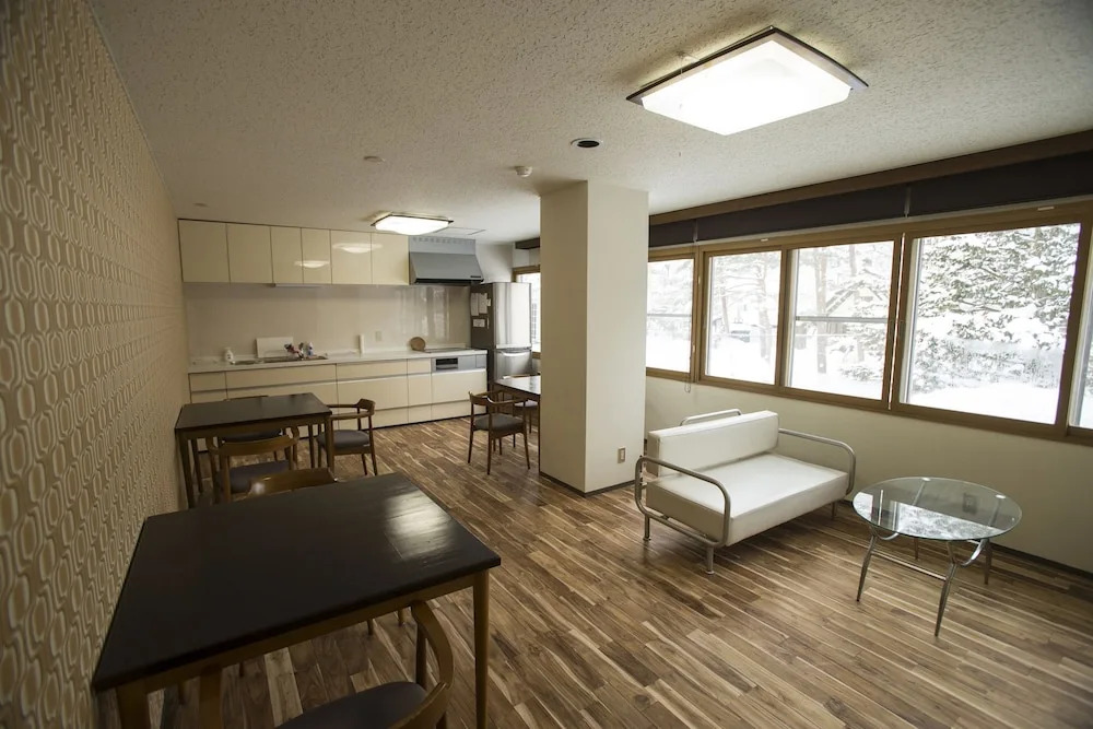 Nomad Hakuba