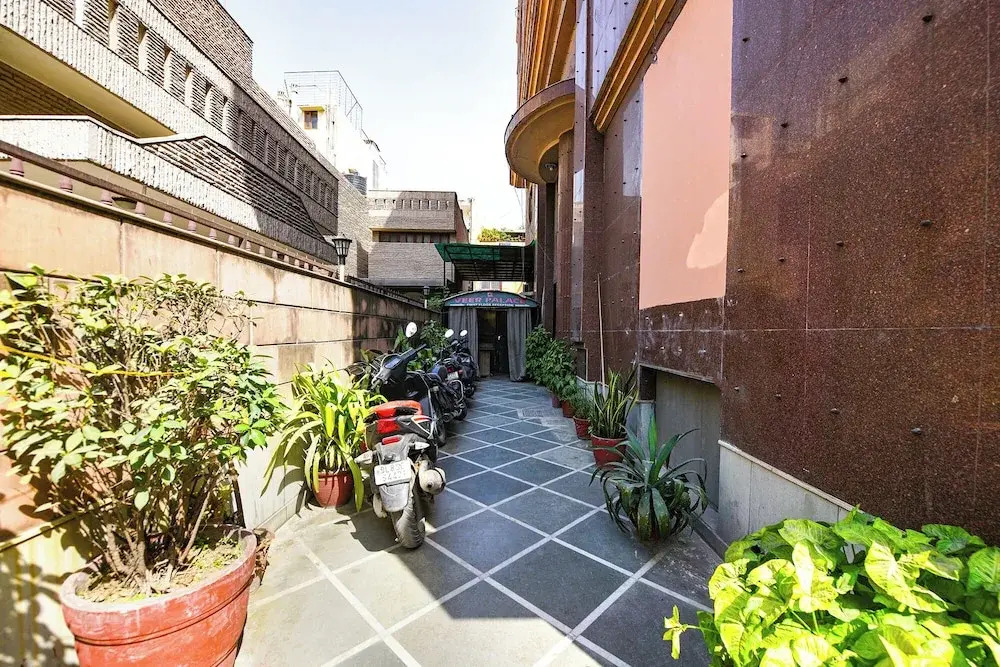 Fabhotel Green Park