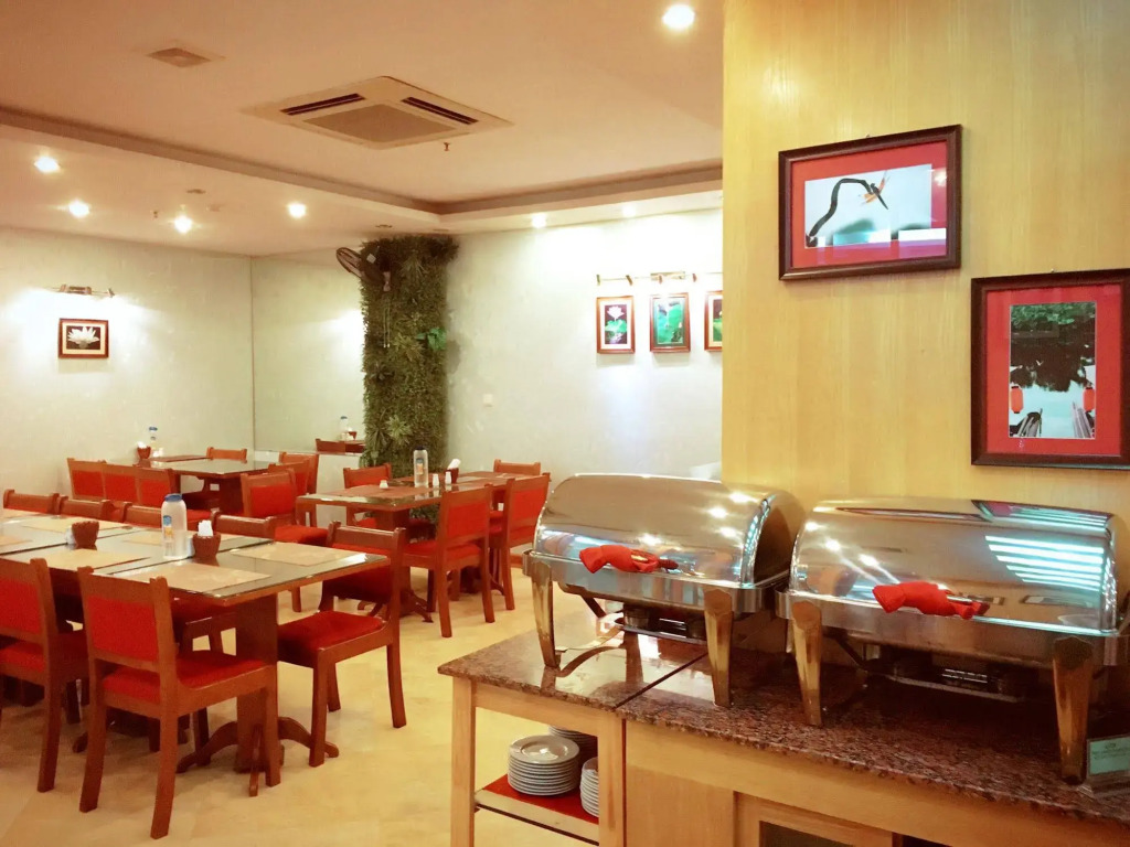 First Eden Hotel - Hang Bun