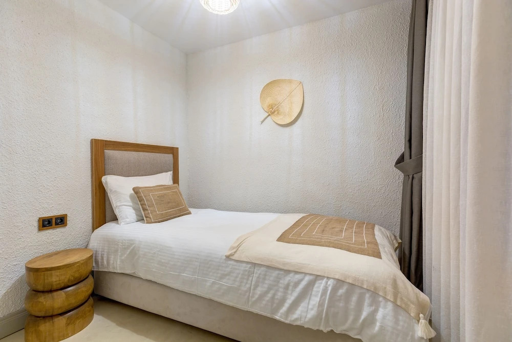 Navalia Hotel