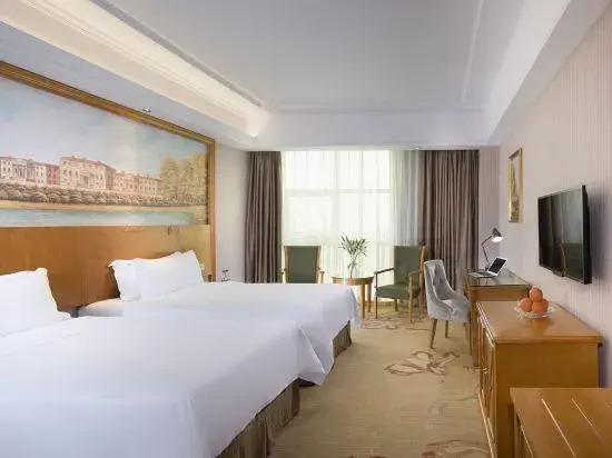 Vienna International Hotel  (Nansha Passenger Port Station Tianhou Palace)