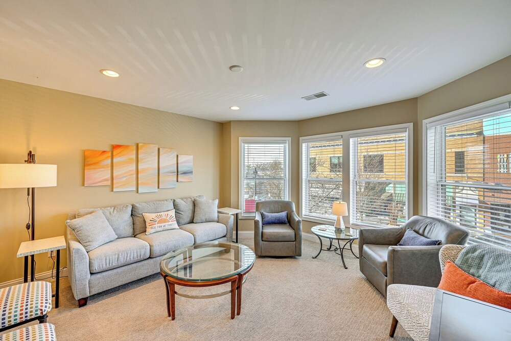 'phoenix Nest' South Haven Condo: River View!
