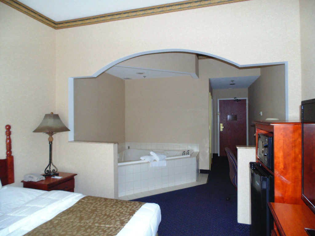 Lakeside Resort & Conference Center