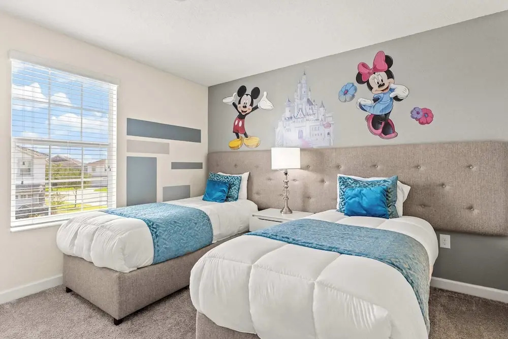 Resort Vibes At Championsgate - Home for 14 With Private Lanai