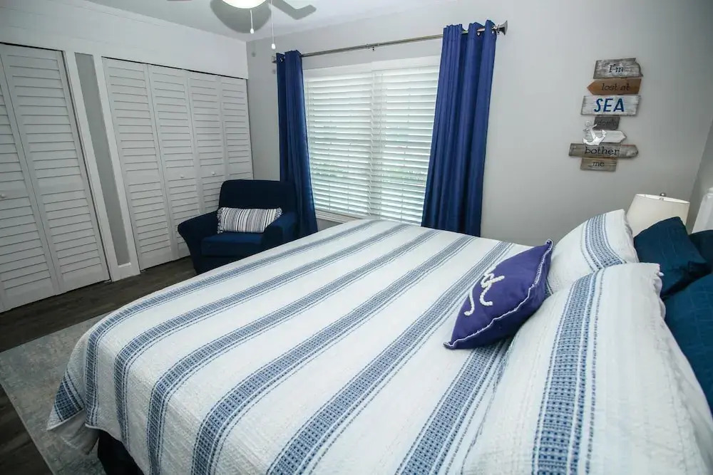 Colony Beach Club 233