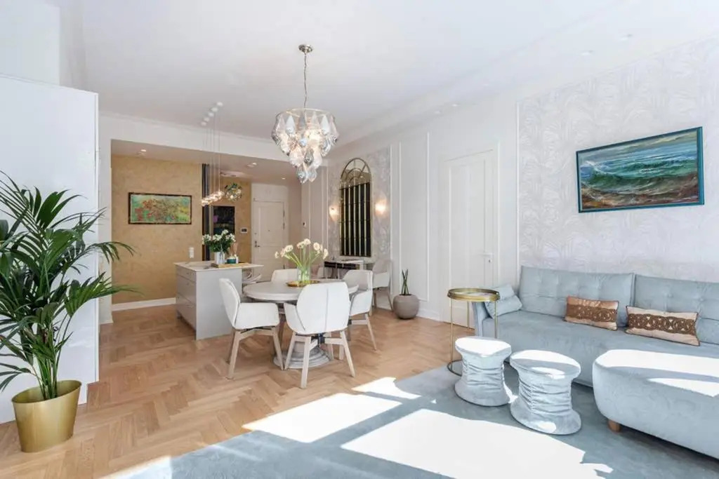 Jogailos Residence peaceful Old Town luxury 3 bdr 2 bathr FREE GARAGE