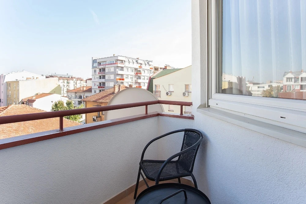 Urban Hostel & Apartments