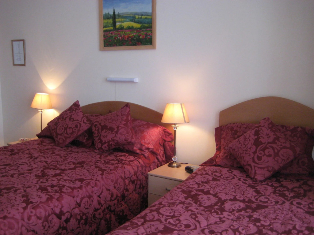 Cleve Court Hotel