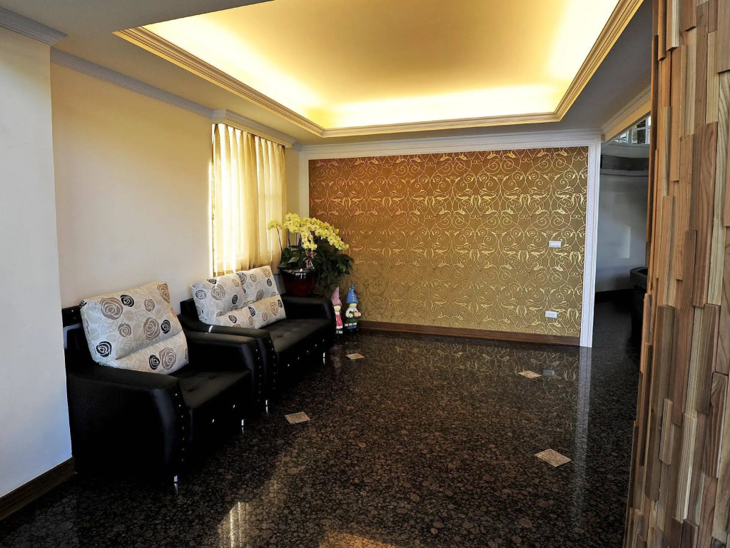 Yadi Hotel