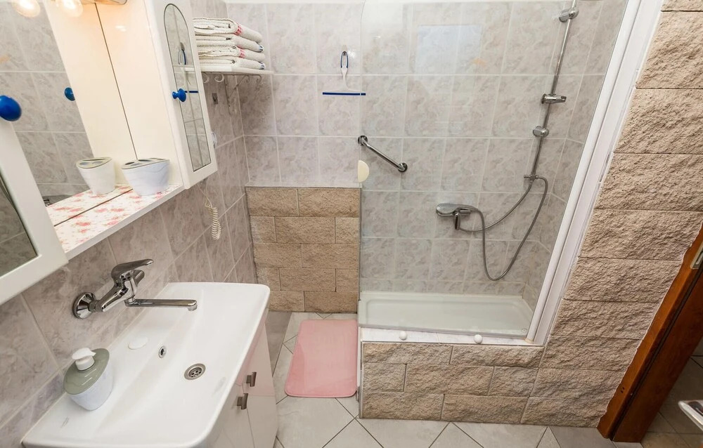 Beautiful Home in Mandre With Wifi and 3 Bedrooms